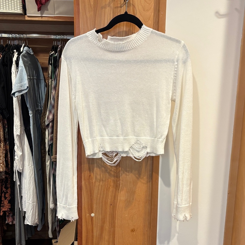 525 America White Distressed Crop Top